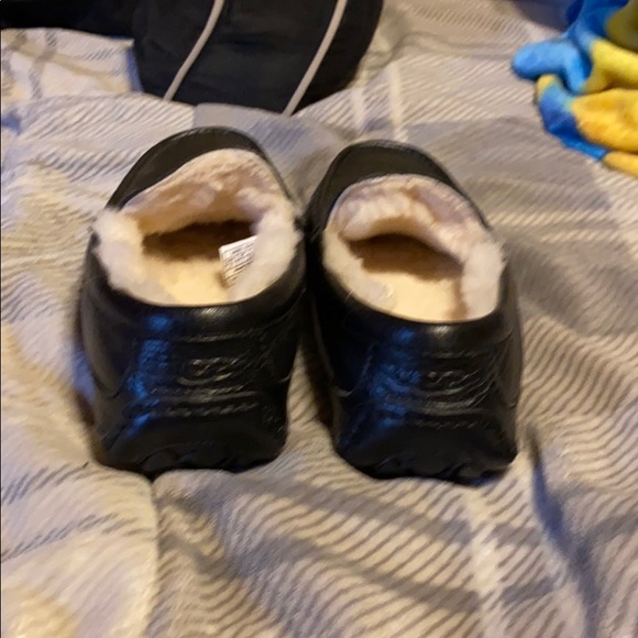 Men’s ugg slippers - Picture 3 of 5